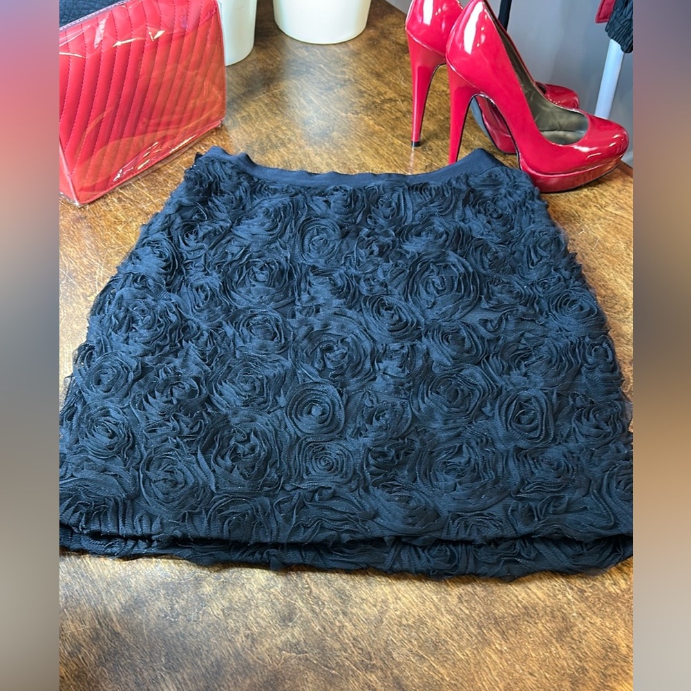 Elegant Black Floral Skirt‎ - Picture 13 of 15